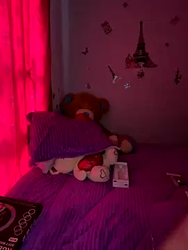 naomirouse  online show from December 5, 6:37 pm