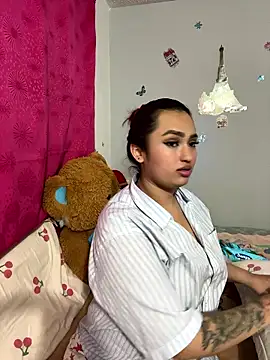 Snapshot of naomirouse_ chatting on January 12, 3:34 am naomirouse online show from January 12, 3:34 am