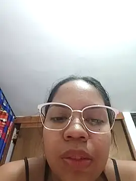 Snapshot of CloeeHills_ chatting on September 13, 12:32 am CloeeHills  online show from September 13, 12:32 am