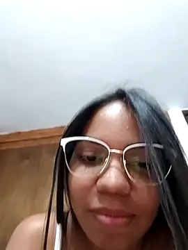 Snapshot of CloeeHills_ chatting on October 1, 4:29 am CloeeHills  online show from October 1, 4:29 am