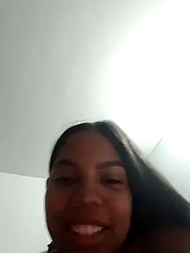 Snapshot of CloeeHills_ chatting on October 17, 3:20 am CloeeHills  online show from October 17, 3:20 am