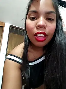 Snapshot of CloeeHills_ chatting on October 23, 4:45 am CloeeHills  online show from October 23, 4:45 am