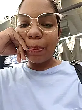 Snapshot of CloeeHills_ chatting on November 2, 4:20 pm CloeeHills  online show from November 2, 4:20 pm