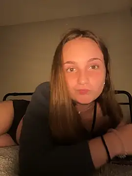 MadilynX777 online show from September 12, 2:00 am