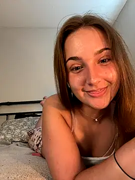 MadilynX777 online show from October 9, 9:13 pm