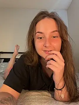 MadilynX777 online show from October 16, 9:05 pm