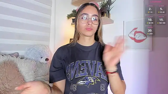 sara madrid online show from May 16, 11:53 am