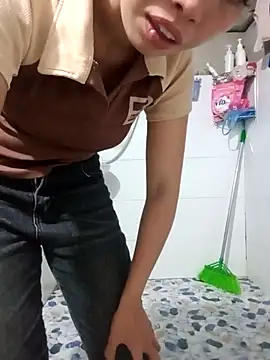 Snapshot of sulove_xx chatting on October 10, 11:20 am sulove xx online show from October 10, 11:20 am