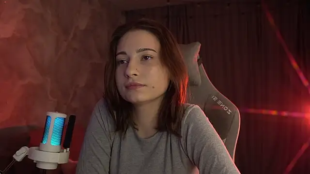 Snapshot of LumeNova chatting on February 21, 2:12 am LumeNova online show from February 21, 2:12 am