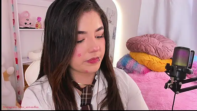 dolce antonellaa online show from April 5, 1:25 am