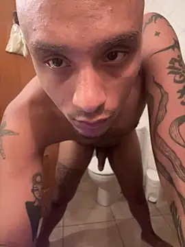 Snapshot of IskanderDemian chatting on October 18, 8:42 pm IskanderDemian online show from October 18, 8:42 pm