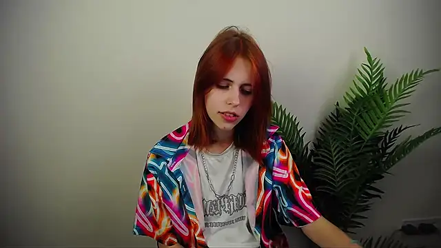 Snapshot of GuessMe___ chatting on October 1, 7:20 pm GuessMe    online show from October 1, 7:20 pm