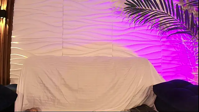 Snapshot of Suxan_White_ chatting on May 16, 7:34 pm Suxan White online show from May 16, 7:34 pm