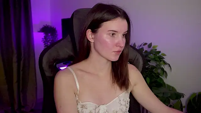 Snapshot of AgataWillis chatting on October 3, 11:29 am AgataWillis online show from October 3, 11:29 am