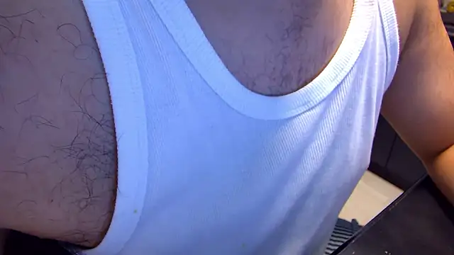 Snapshot of secretbearjp chatting on October 15, 10:26 am secretbearjp online show from October 15, 10:26 am