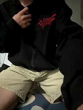 linh21107 online show from December 3, 5:33 pm