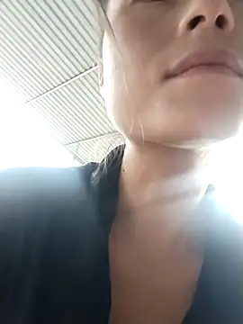 Snapshot of linda_bae00 chatting on September 29, 1:33 am linda bae00 online show from September 29, 1:33 am