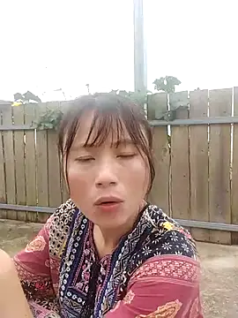 Snapshot of linda_bae00 chatting on October 3, 2:08 am linda bae00 online show from October 3, 2:08 am