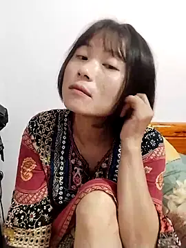 Snapshot of linda_bae00 chatting on October 18, 1:56 pm linda bae00 online show from October 18, 1:56 pm