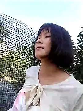 Snapshot of linda_bae00 chatting on October 21, 4:02 am linda bae00 online show from October 21, 4:02 am