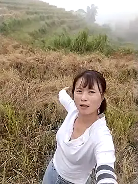 Snapshot of linda_bae00 chatting on October 24, 3:14 am linda bae00 online show from October 24, 3:14 am