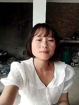 Snapshot of linda_bae00 chatting on October 29, 2:36 am linda bae00 online show from October 29, 2:36 am