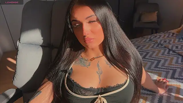 Snapshot of mygoddesshecate chatting on October 18, 5:21 am mygoddesshecate online show from October 18, 5:21 am