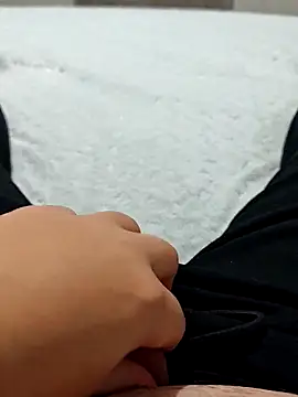 Snapshot of t-dog26 chatting on February 18, 6:31 am t-dog26 online show from February 18, 6:31 am