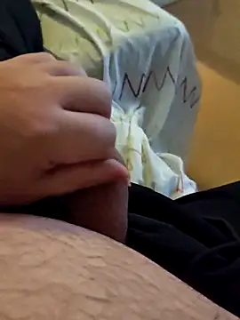 Snapshot of t-dog26 chatting on April 2, 12:30 am t-dog26 online show from April 2, 12:30 am