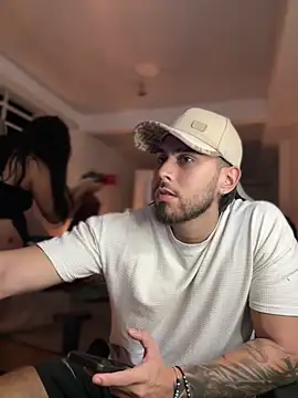 Snapshot of Tomas_Olivia chatting on December 17, 6:08 am Tomas Olivia online show from December 17, 6:08 am