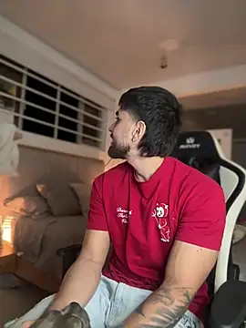 Snapshot of Tomas_Olivia chatting on January 17, 6:07 am Tomas Olivia online show from January 17, 6:07 am