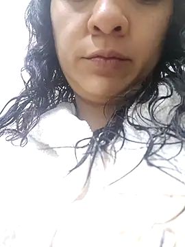 Snapshot of alison_moon7 chatting on October 14, 11:33 am alison moon7 online show from October 14, 11:33 am