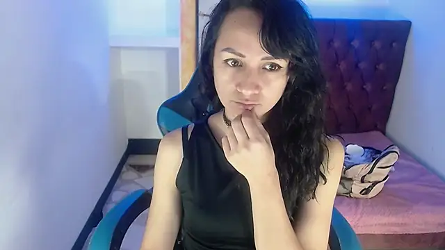 Snapshot of alison_moon7 chatting on October 15, 11:32 am alison moon7 online show from October 15, 11:32 am