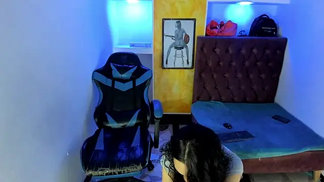 alison moon7 online show from November 11, 2:06 pm