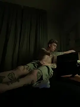 Snapshot of davesinner chatting on November 13, 3:49 am davesinner online show from November 13, 3:49 am