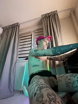 Snapshot of davesinner chatting on February 8, 4:54 pm davesinner online show from February 8, 4:54 pm