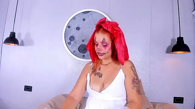 Snapshot of Roxy_Medina chatting on October 31, 4:24 am Roxy Medina online show from October 31, 4:24 am