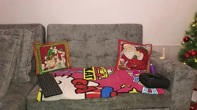 adahira08 online show from December 17, 3:23 am