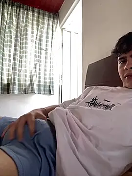 Snapshot of Myninfoman chatting on May 23, 9:30 pm Myninfoman online show from May 23, 9:30 pm