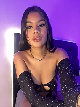 MiaSkylar online show from March 14, 9:15 am