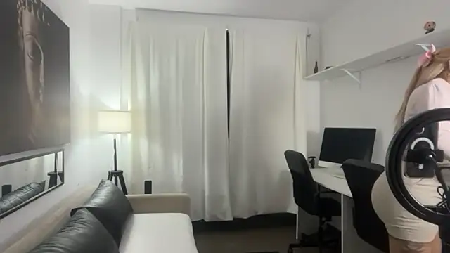 Snapshot of alrad chatting on March 26, 11:43 pm alrad online show from March 26, 11:43 pm