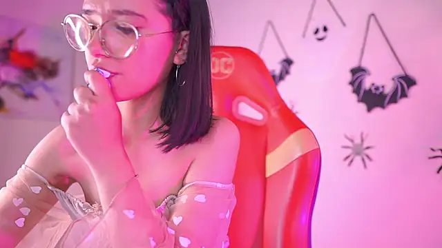 Lana Dreams  online show from October 9, 11:36 pm