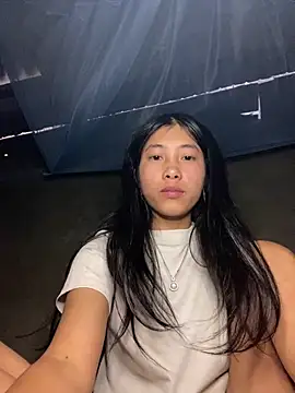 EmLy02 online show from December 15, 1:21 am