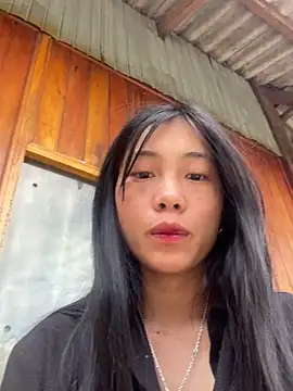 Snapshot of EmLy02 chatting on May 4, 9:49 am EmLy02 online show from May 4, 9:49 am