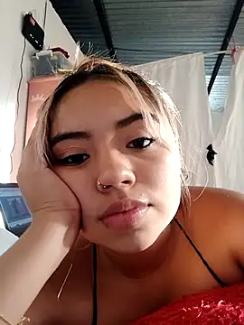 Emily  Hott online show from November 2, 9:39 pm