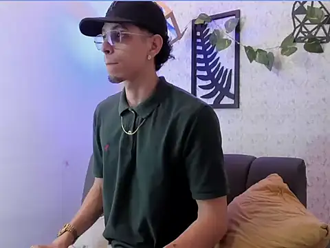 Snapshot of nicolai_drake chatting on October 12, 1:04 am nicolai drake online show from October 12, 1:04 am