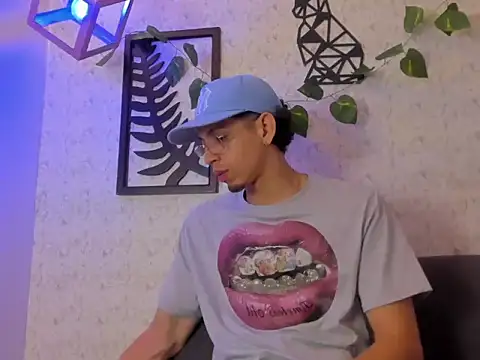 Snapshot of nicolai_drake chatting on October 12, 11:48 pm nicolai drake online show from October 12, 11:48 pm