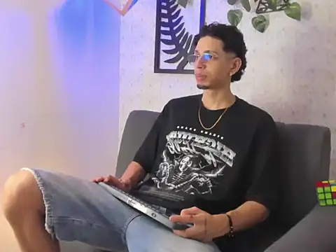 Snapshot of nicolai_drake chatting on October 19, 7:58 pm nicolai drake online show from October 19, 7:58 pm