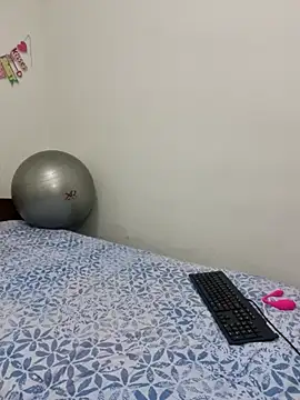 Snapshot of Nina_vallon chatting on October 4, 10:35 am Nina vallon online show from October 4, 10:35 am