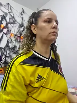 Snapshot of Nina_vallon chatting on October 20, 1:44 pm Nina vallon online show from October 20, 1:44 pm